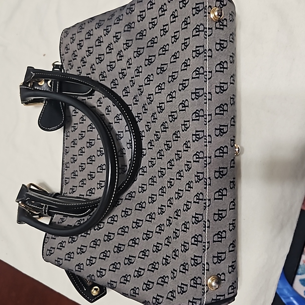 Dooney Burke purse, euc. 12x 9in